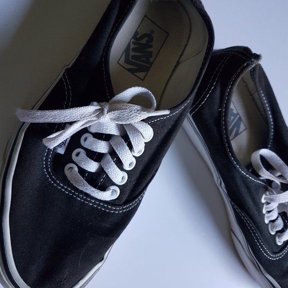 Vans Size 8 Women's Black Canvas Running Shoes - Picture 2 of 9